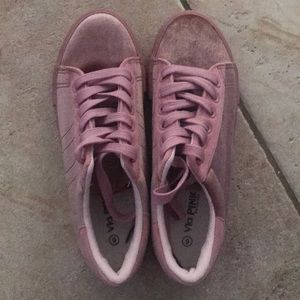 Brand new Via Pinky Myla Sneakers